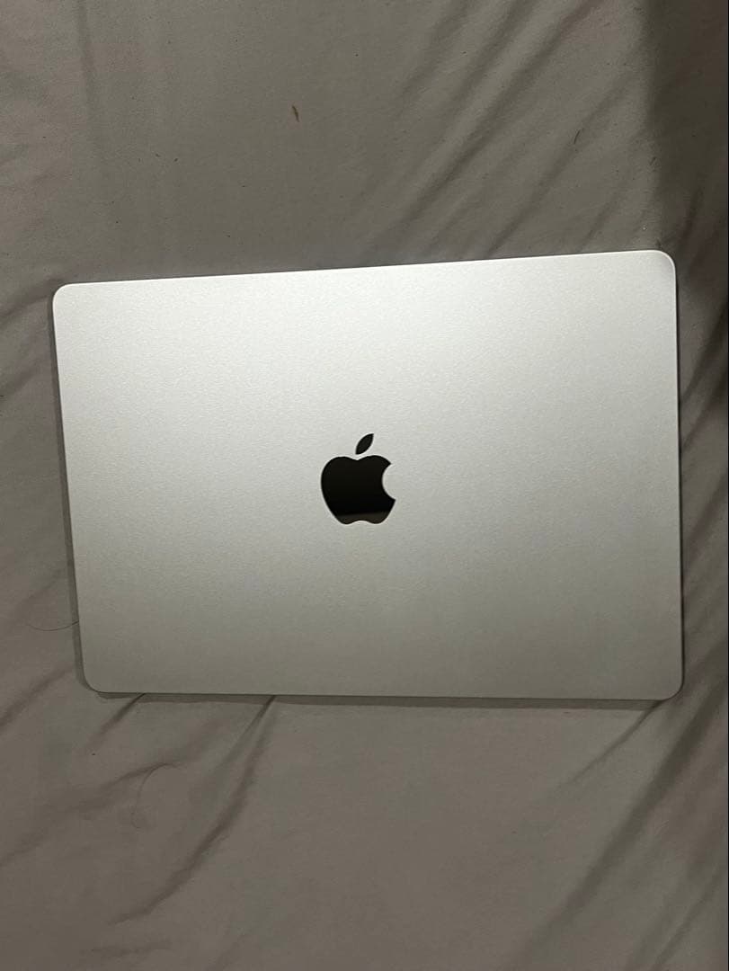 美品　MacBook Air M2 8GB 256GB バッテリー97%