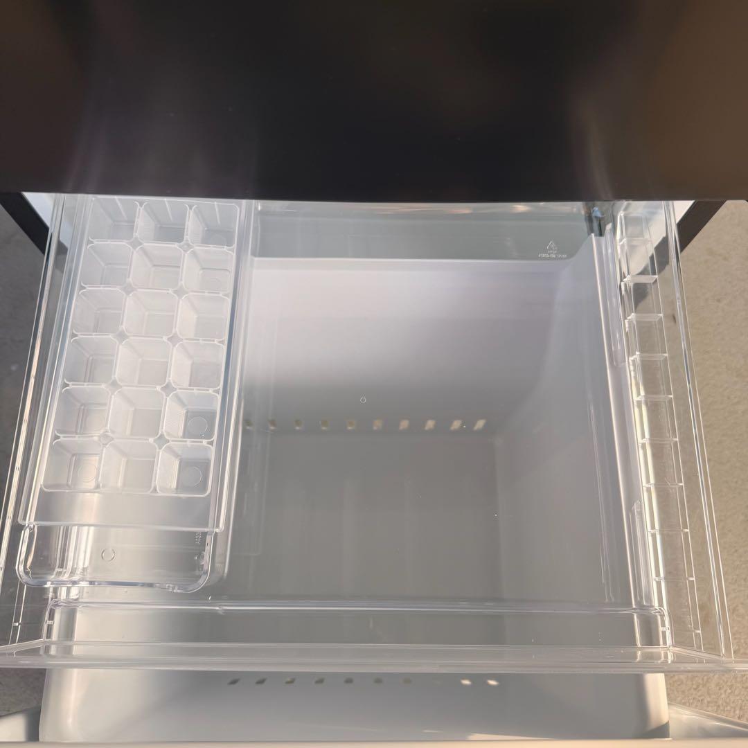 ● 美品 女性オーナー REFAGE 冷蔵庫 YRZ-F15LK 156L