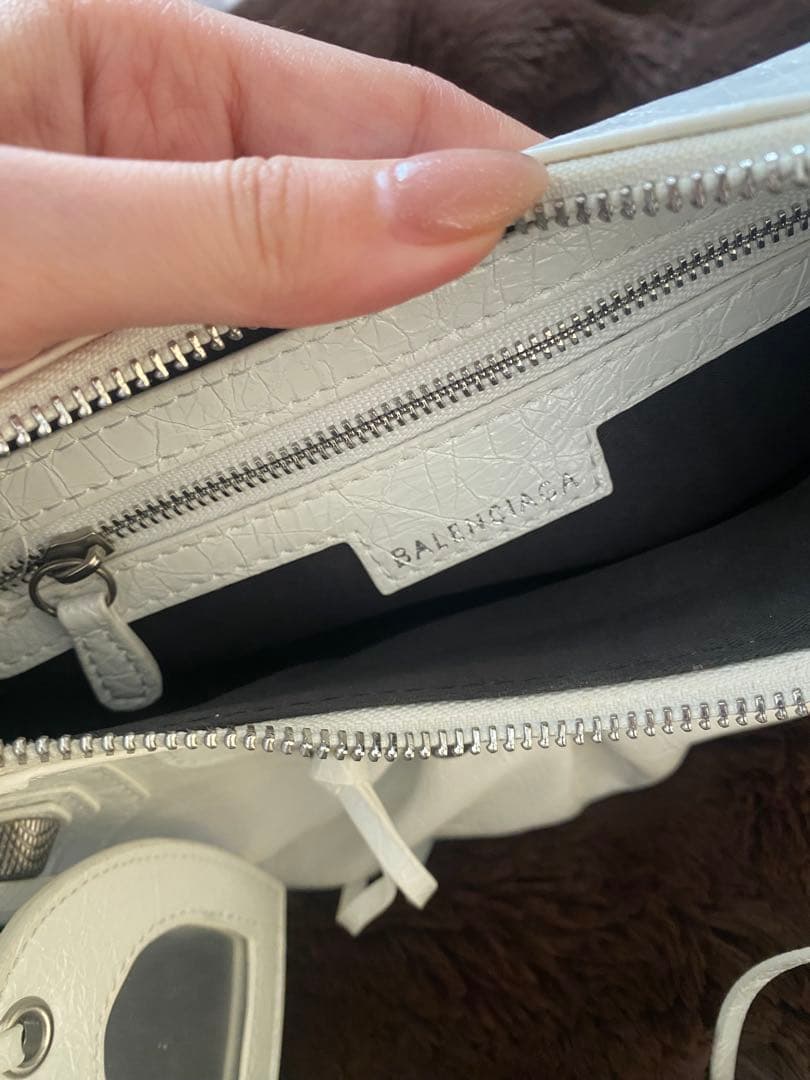 ホワイト ショルダーバッグ