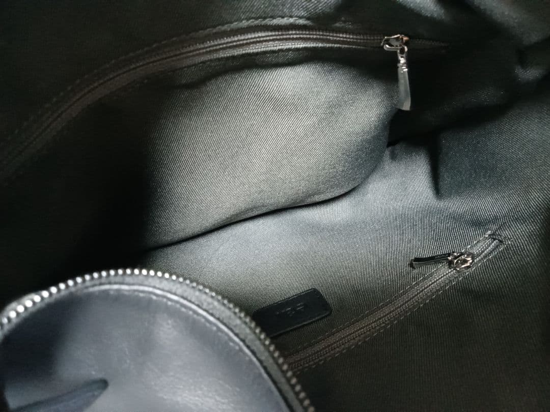 イアパピヨネ 本革 2WAYレザーショルダーバッグ ブラック ear