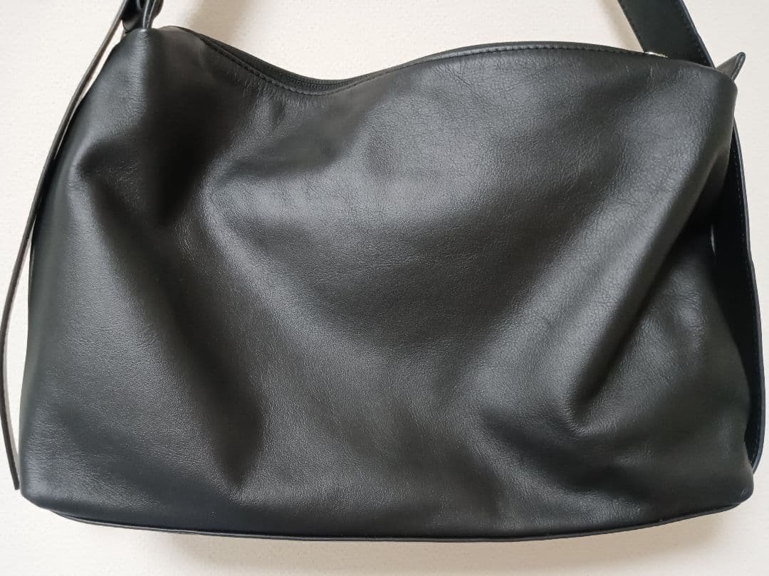 イアパピヨネ 本革 2WAYレザーショルダーバッグ ブラック ear