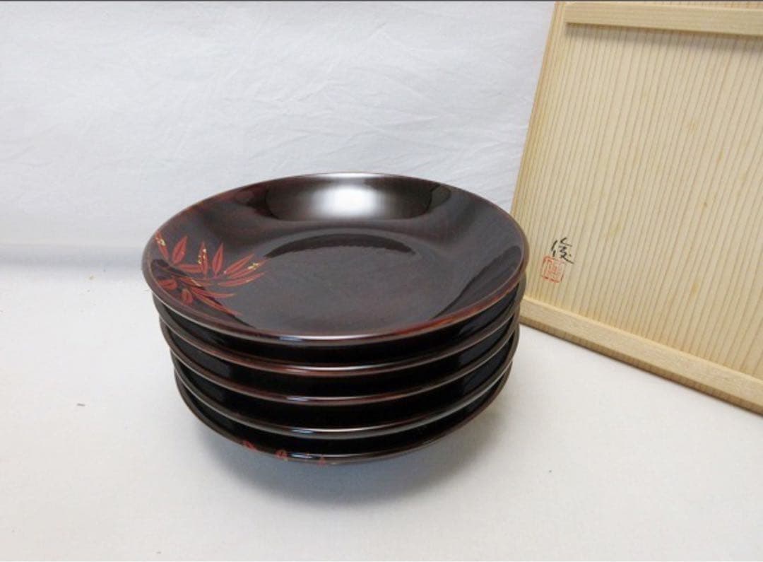 未使用 茶道具 服部俊夫造 松溜塗朱竹蒔絵 銘々皿 5客揃 底サイン 共箱