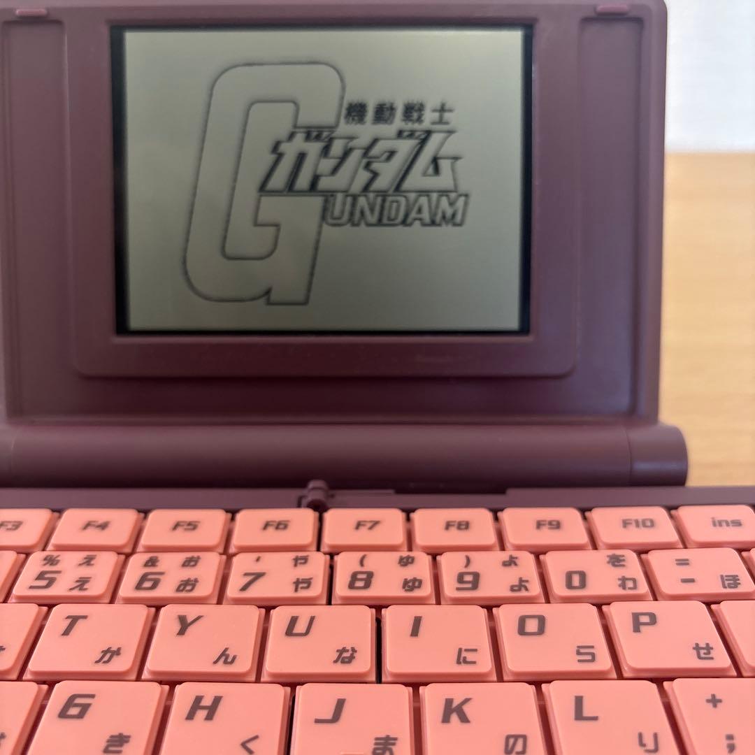 ポメラ シャア・アズナブル モデルDM11G