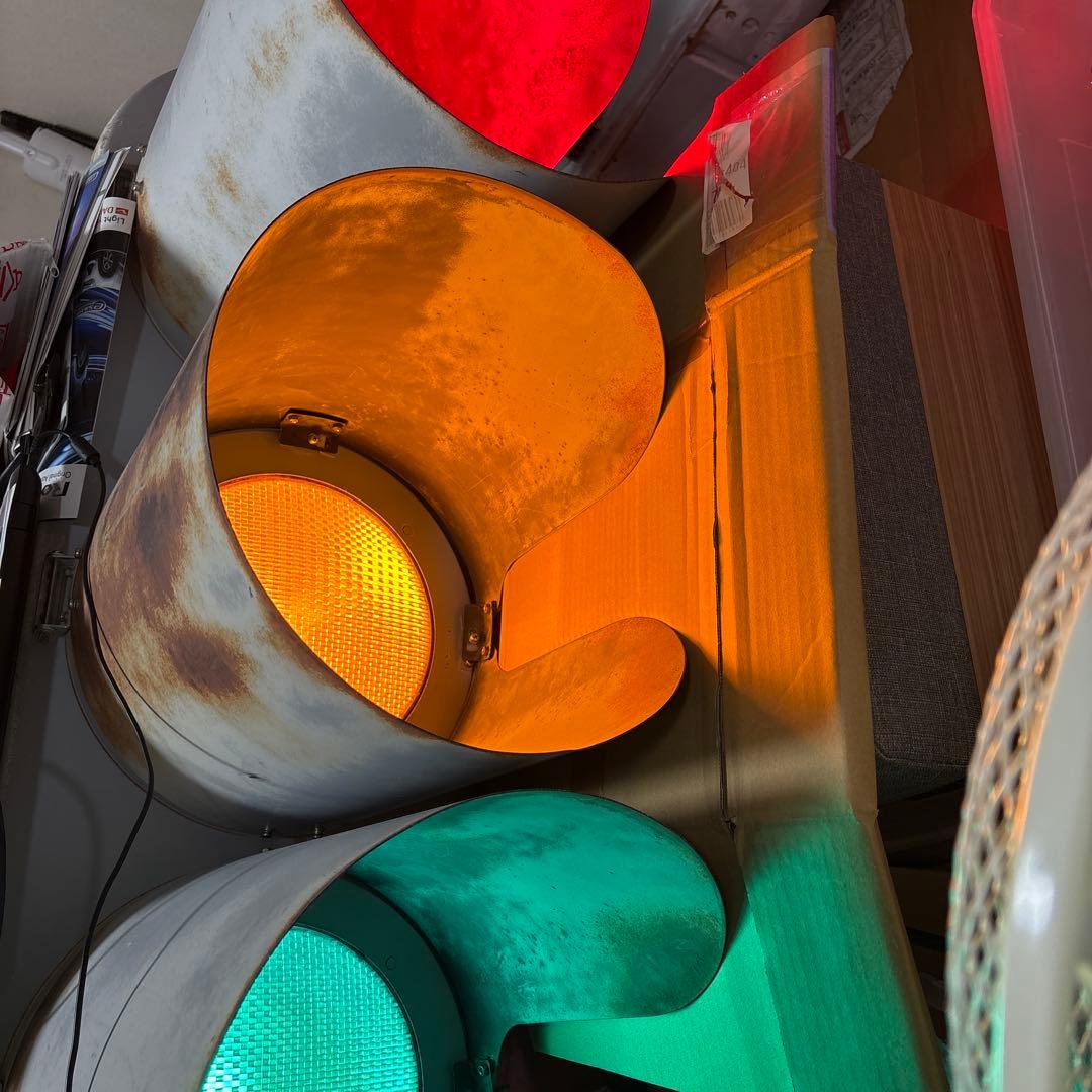 ⭐︎年末年始特価　本物信号機　鉄板丸型金属