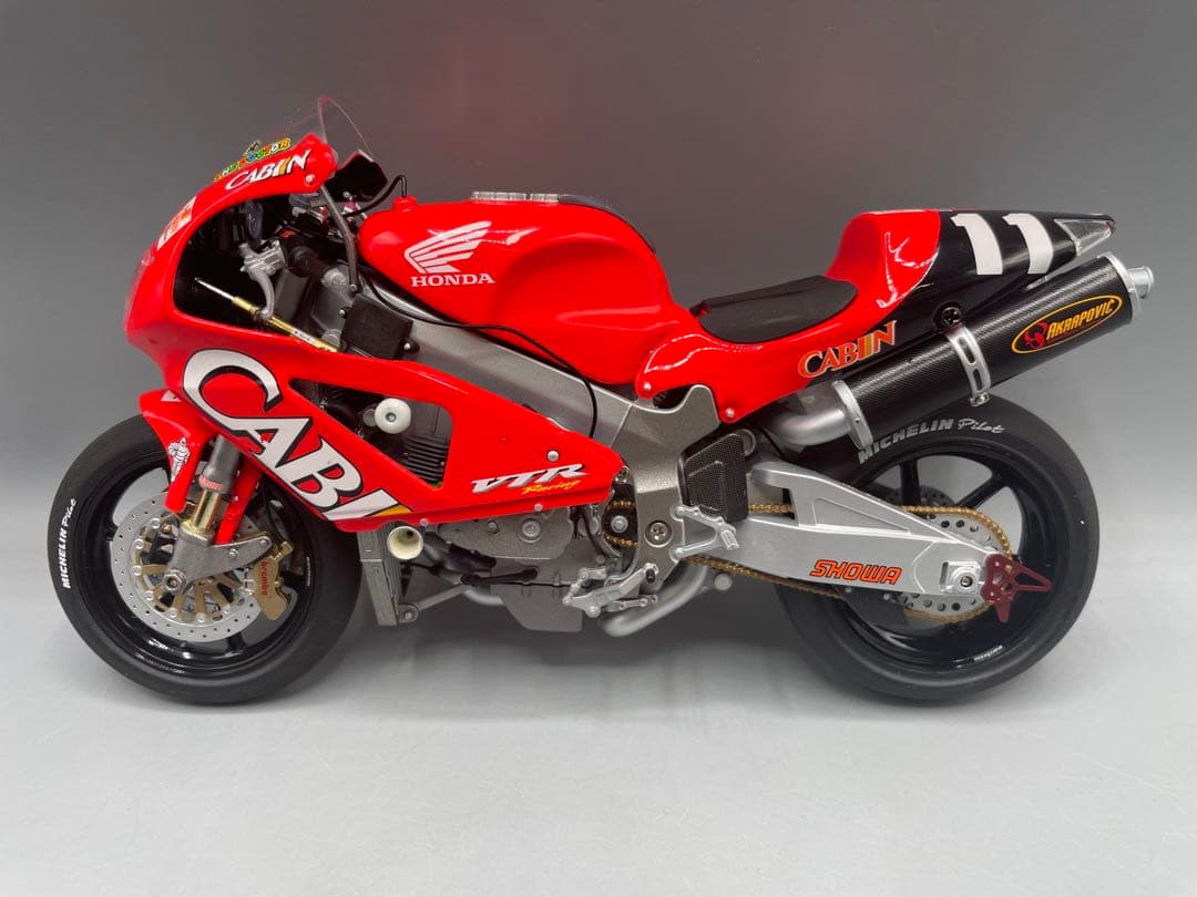 ミニチャンプス 1/12 HONDA VTR1000 ヴァレンティノ ロッシ