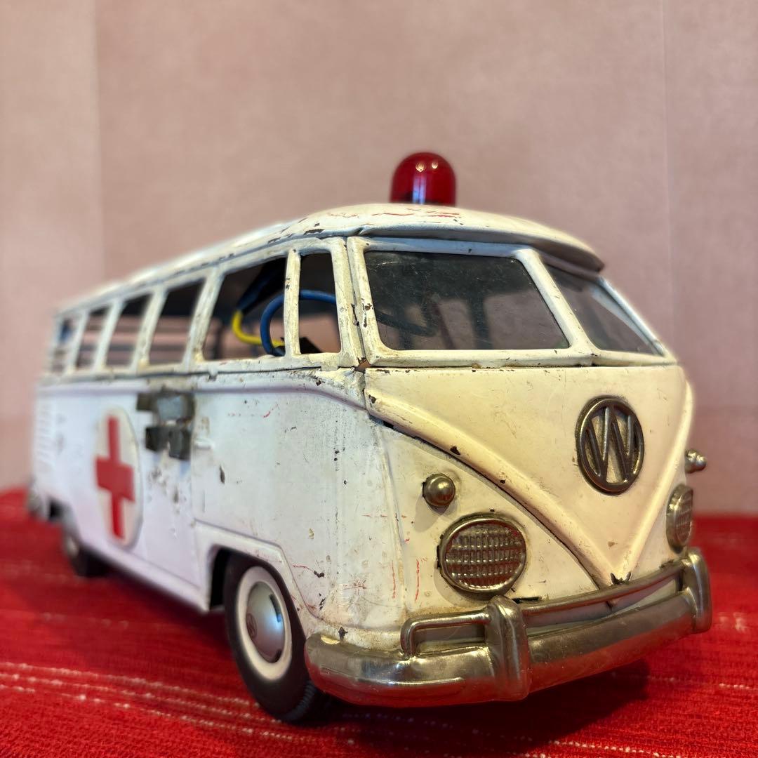 バンダイ（　旧萬代屋　）フォルクスワーゲン　 救急車　昭和レトロ　ブリキ