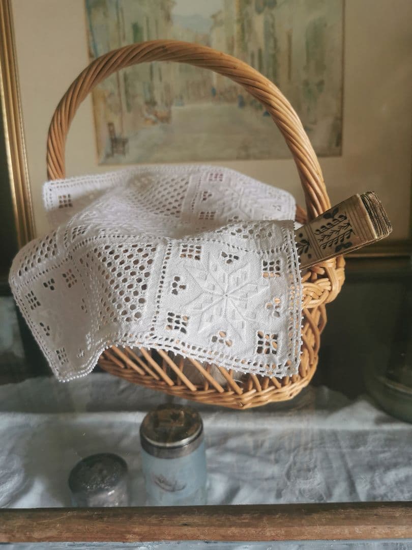 ヴィンテージ 北欧ハーダンガー/ヒデボ 白糸刺繍 ドローンワーク スクエアクロス