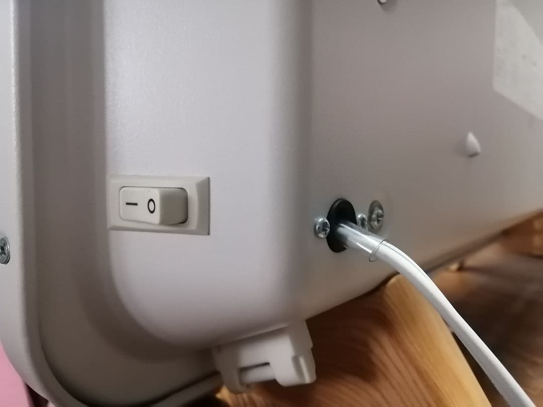 美品　LIVCETRA LCH-1201 2021年製　パネルヒーター　コイズミ