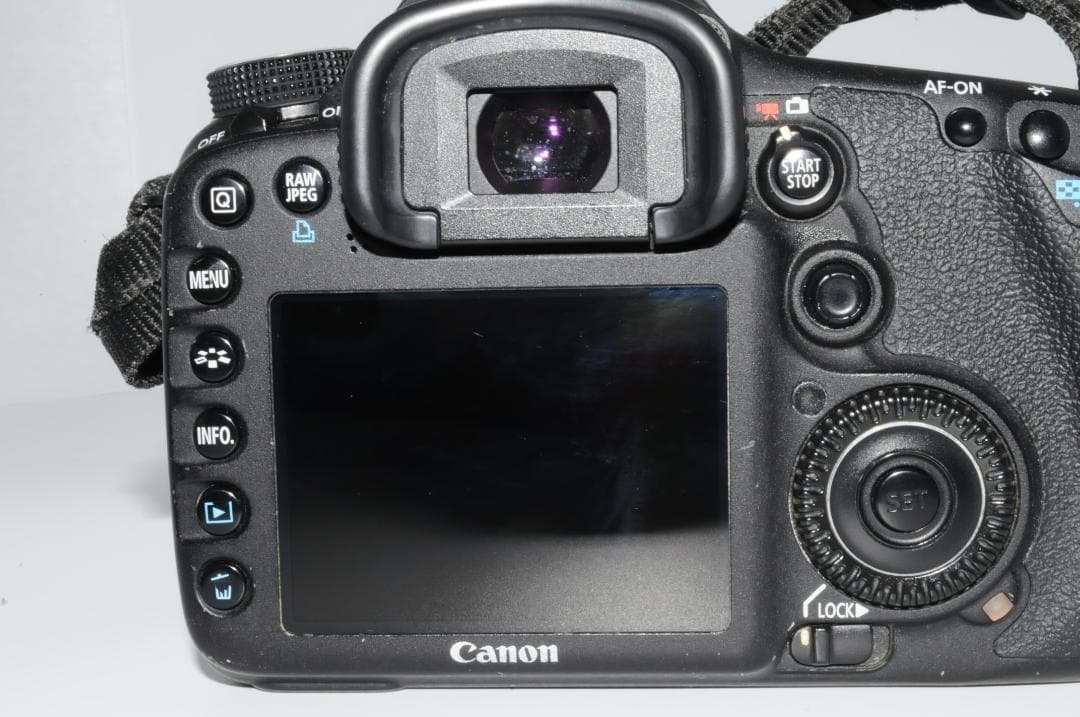 ★美品★Canon キャノン EOS 7D 型番 DS126251 ボディ