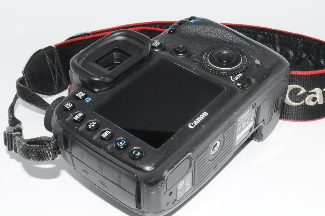 ★美品★Canon キャノン EOS 7D 型番 DS126251 ボディ