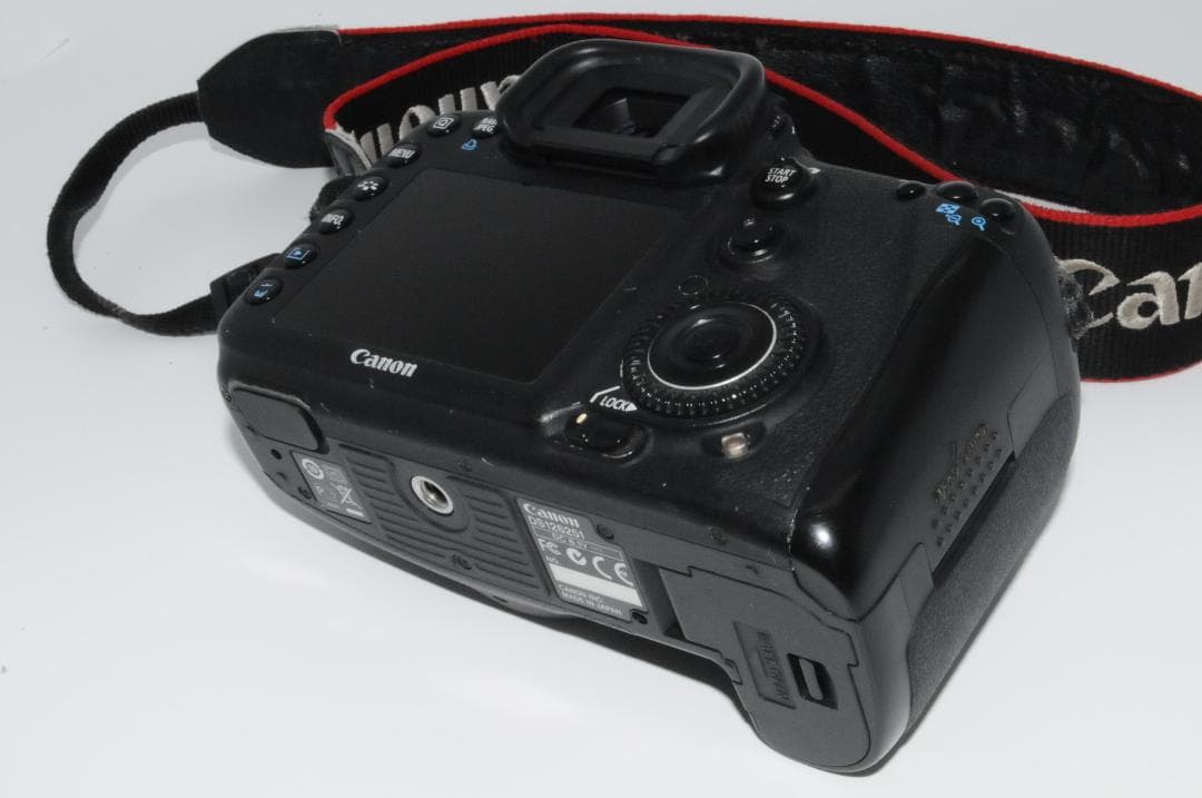 ★美品★Canon キャノン EOS 7D 型番 DS126251 ボディ