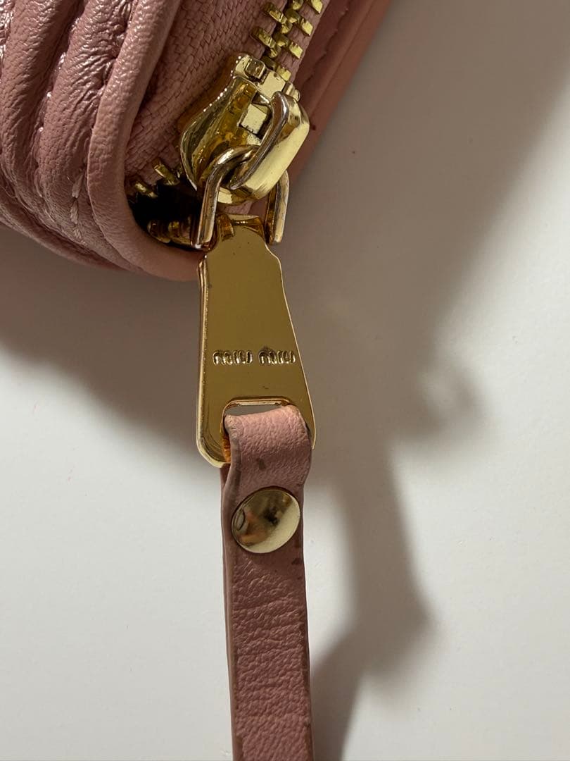 本日最終値下げ‼️翌日発送‼️MIU MIU マテラッセ二つ折り財布