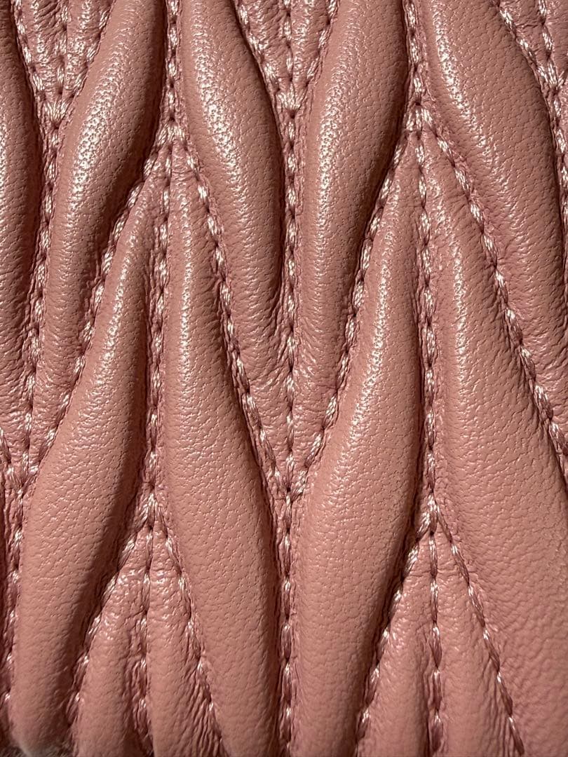 本日最終値下げ‼️翌日発送‼️MIU MIU マテラッセ二つ折り財布