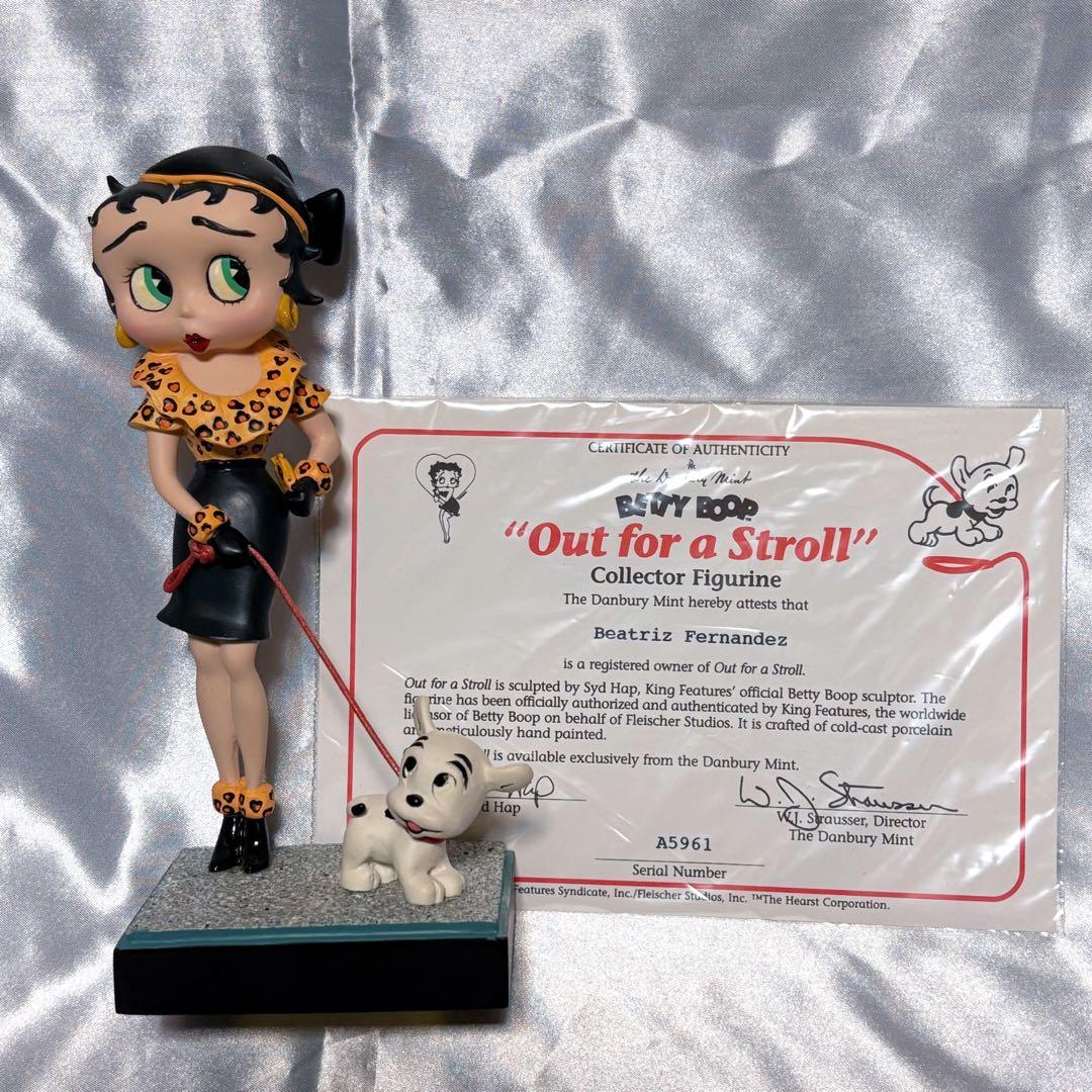 【ベティ・ブープ】BettyBoopフィギュア/激レア/希少/可愛い/愛犬の散歩