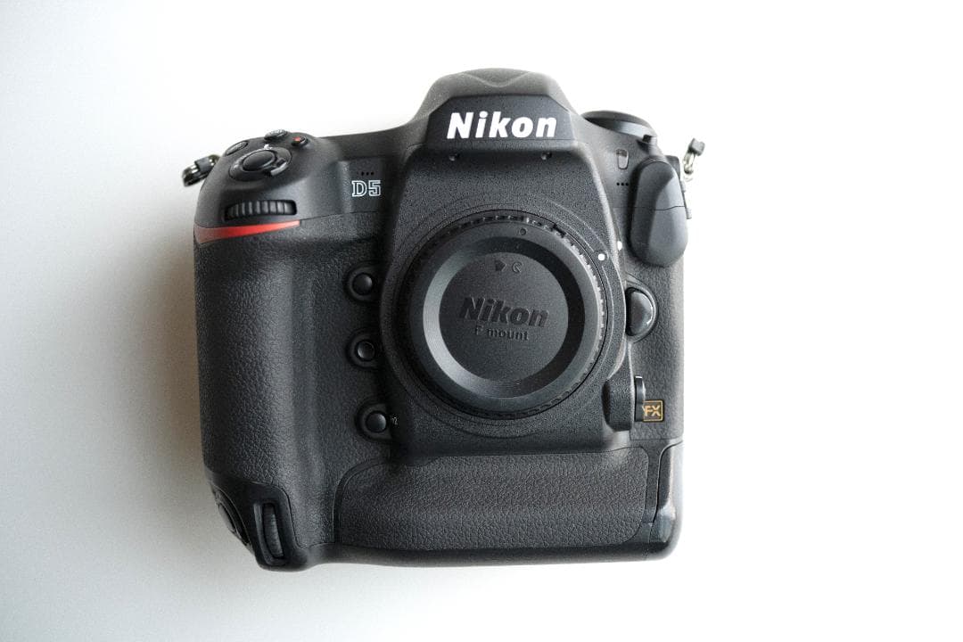 Nikon D5 一眼レフカメラ