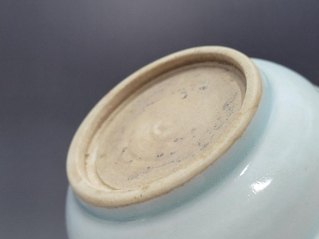 青白釉 陽透刻紋 蓋香炉 宋元時代 高さ約9.9cm