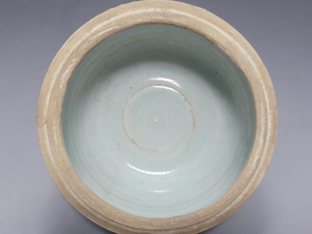 青白釉 陽透刻紋 蓋香炉 宋元時代 高さ約9.9cm