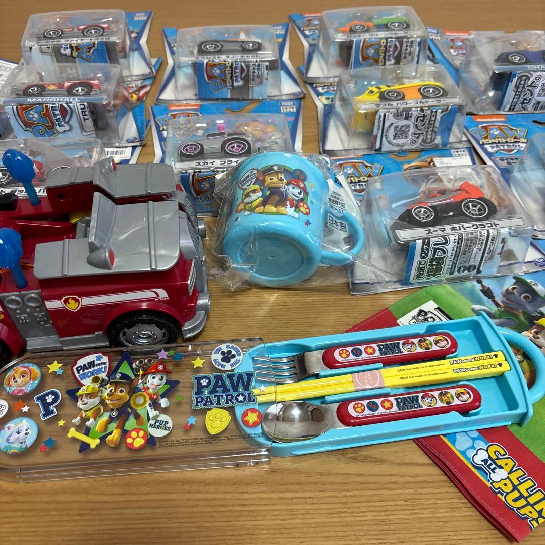 PAW Patrol フィギュアとミニカーセット
