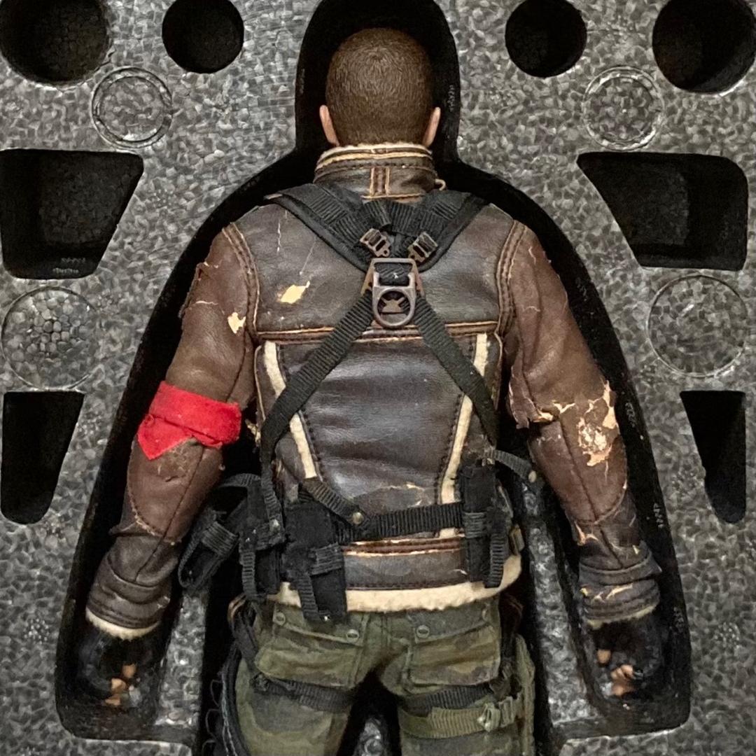 ムービー・マスターピース ターミネーター4 ジョン・コナー 1/6 フィギュア