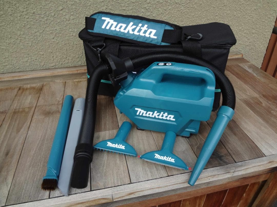 Makita CL184D コードレス掃除機 中古