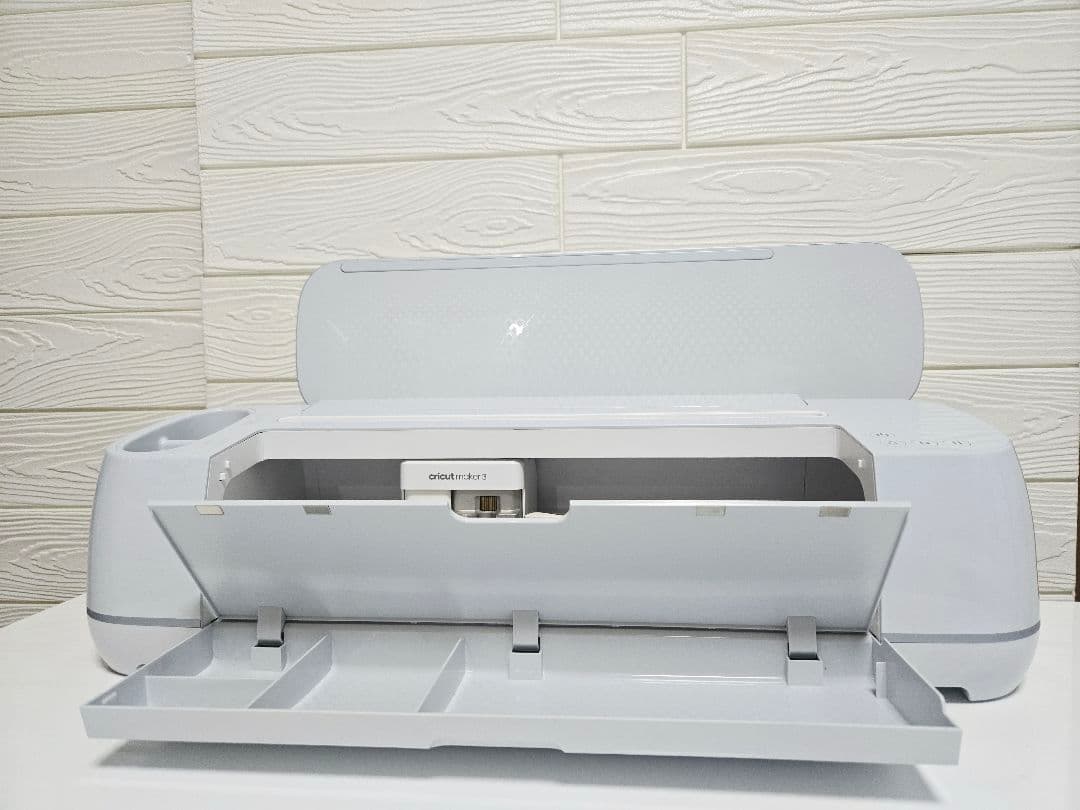 Cricut Maker3 カッティングマシンとアクセサリー