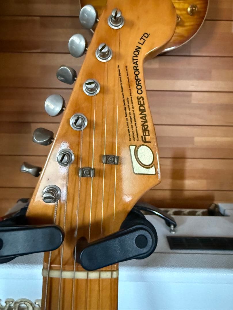 FERNANDES 石ロゴ　ストラトキャスターFST-60？