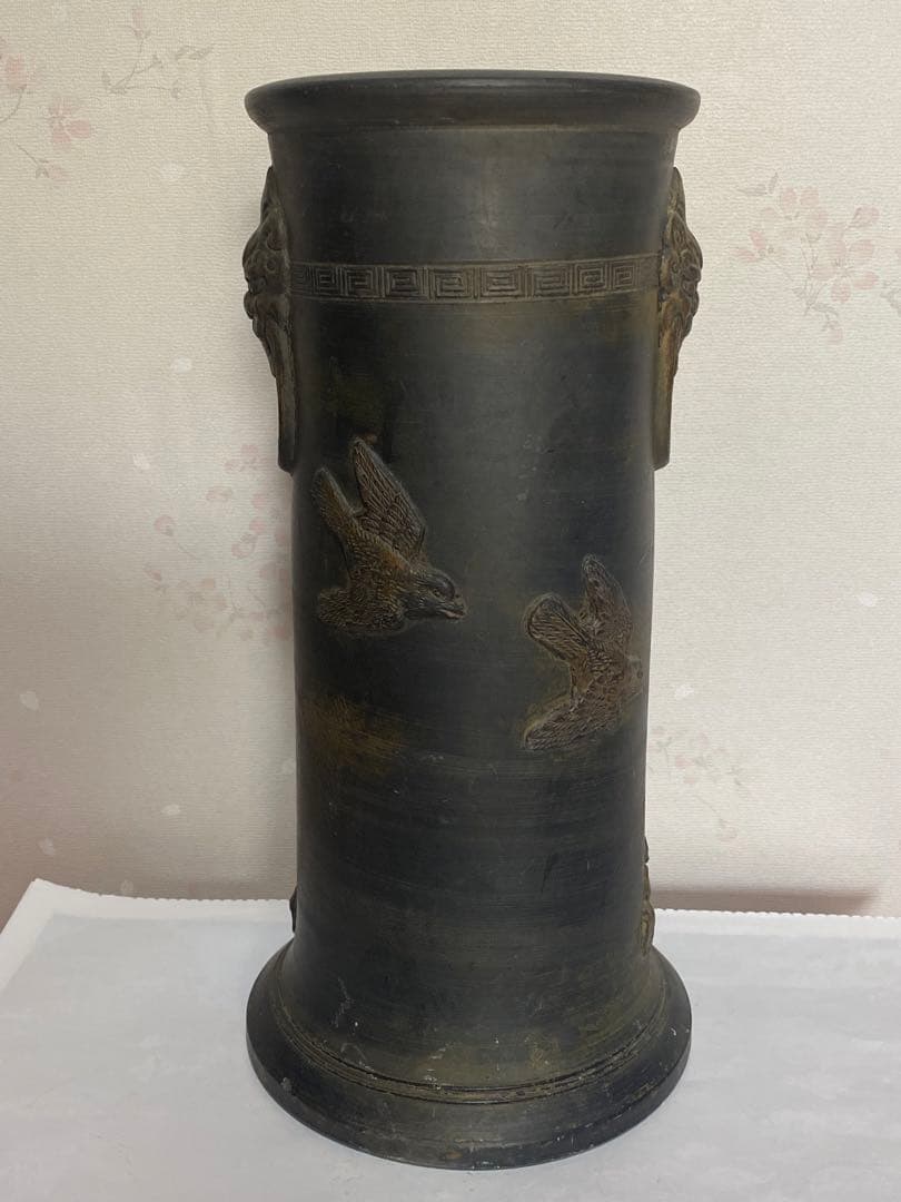 ⭐️明治時代 貼花 鬼面 鷹 翔雀文様 筒形壺 瓶 一点物 置物飾り 骨董品
