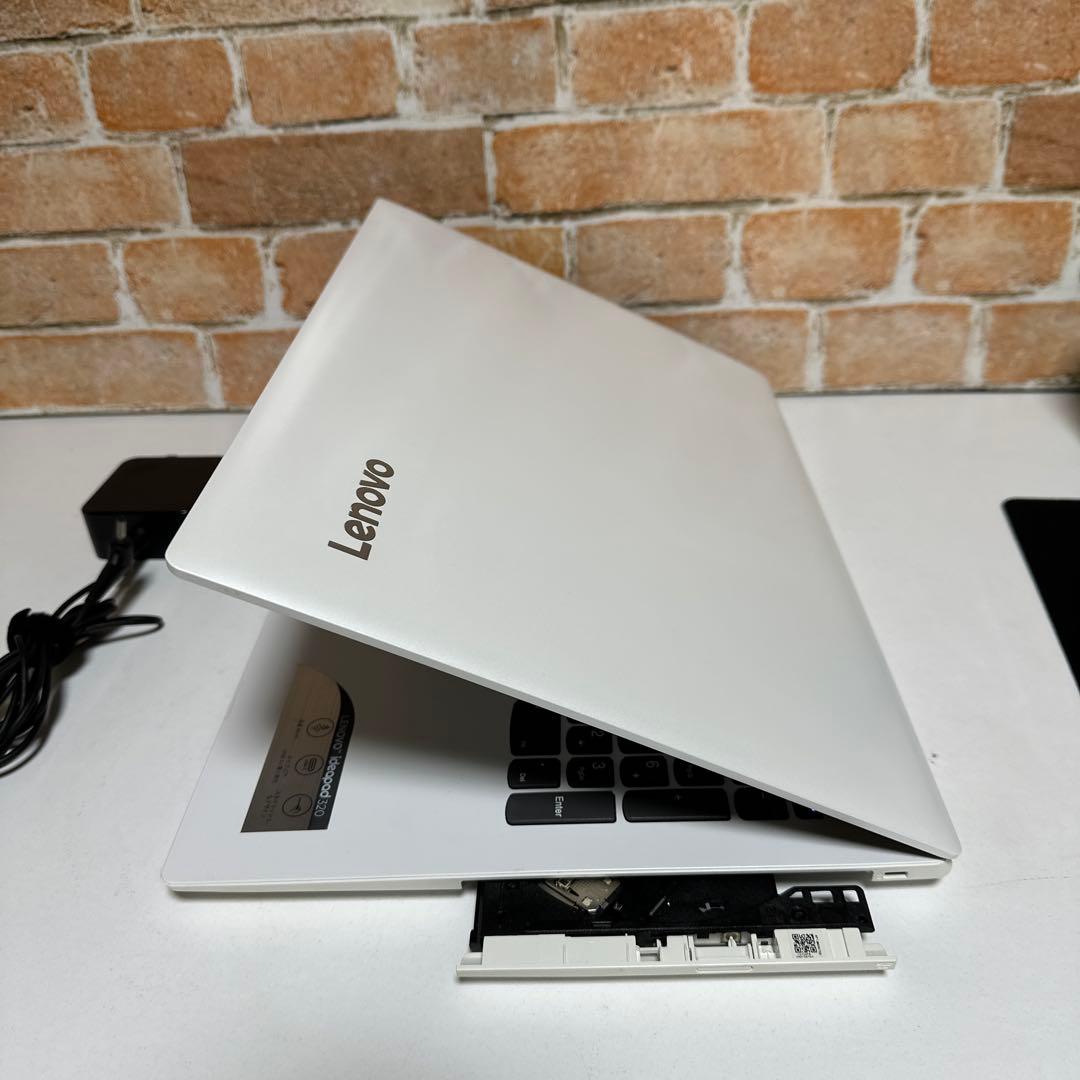 美品　LENOVOノート PC ホワイト　高速起動SSD Windows 11