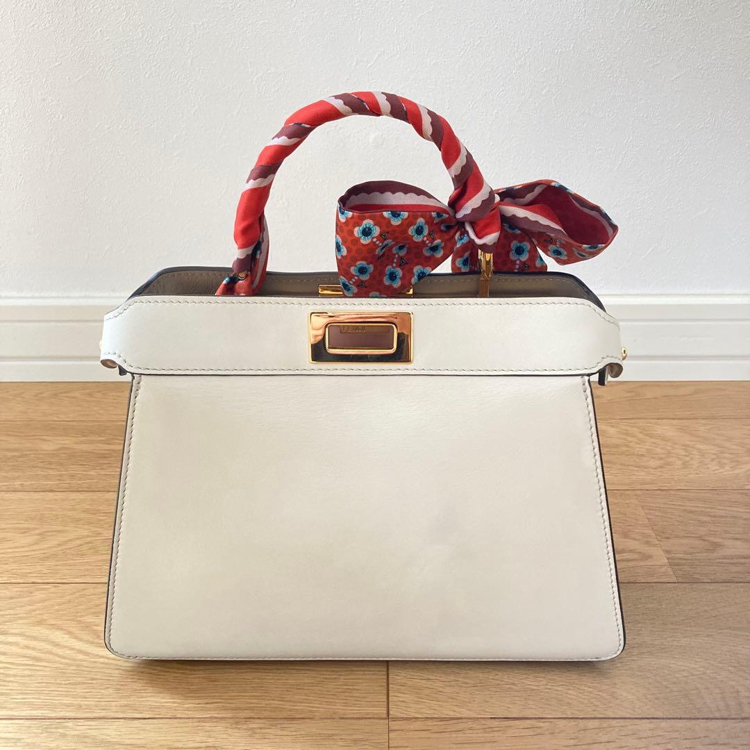 FENDI フェンディ ピーカブー アイシーユー スモール ミニ 白 ホワイト