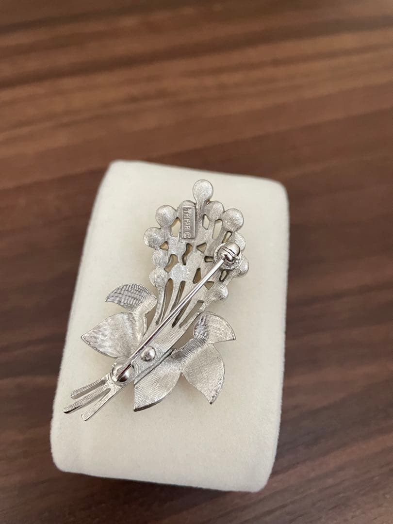 トリファリ　ヴィンテージ　パール　真珠　 ブローチ