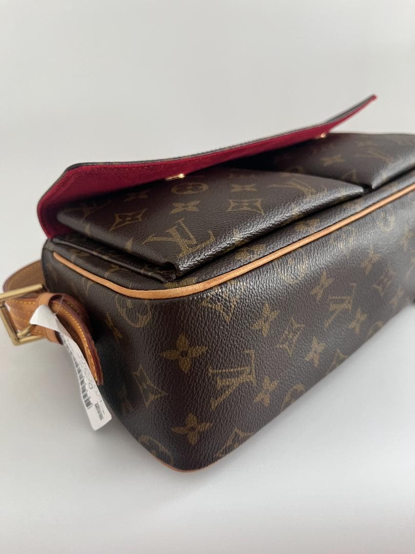 Louis VuittonモノグラムM51164ショルダーバッグ ヴィバシテMM