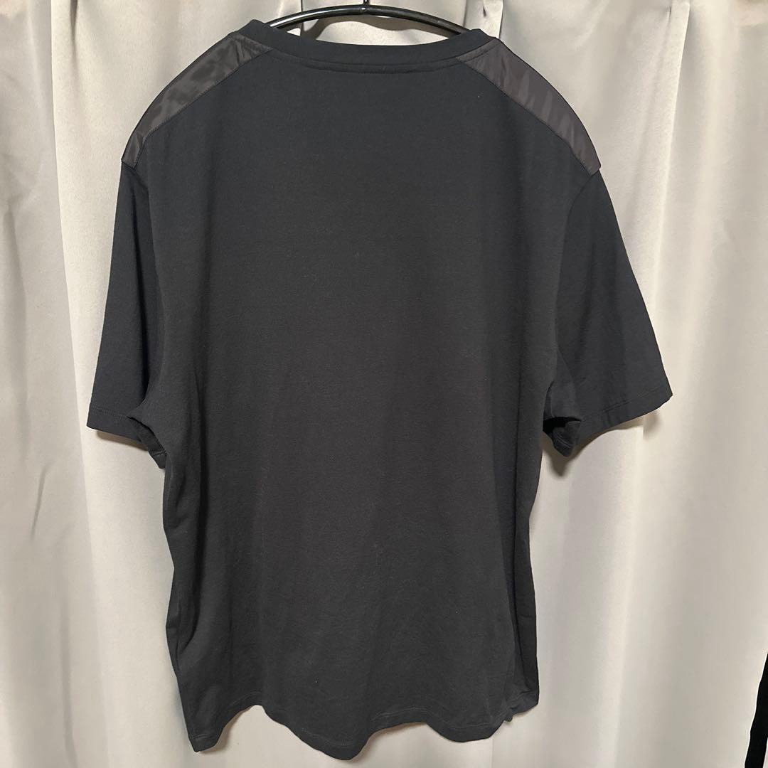 PRADA(プラダ)のナイロンポケットTシャツ