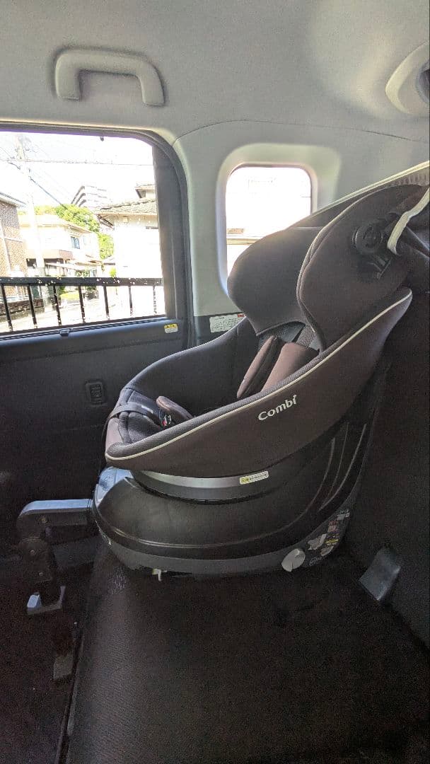 kaori Combi 車用チャイルドシート ブラック