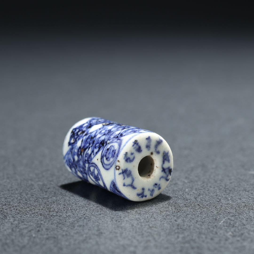 緒締玉　管玉形　染付家紋尽くし　陶磁器　骨董　R1432