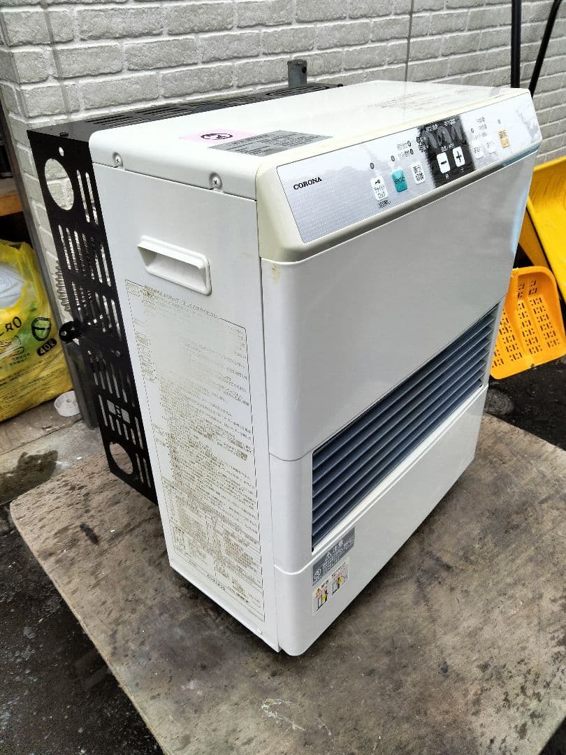 札幌発コロナFF温風石油ストーブ！品番「FF‐5213GS」2013年式中古品②