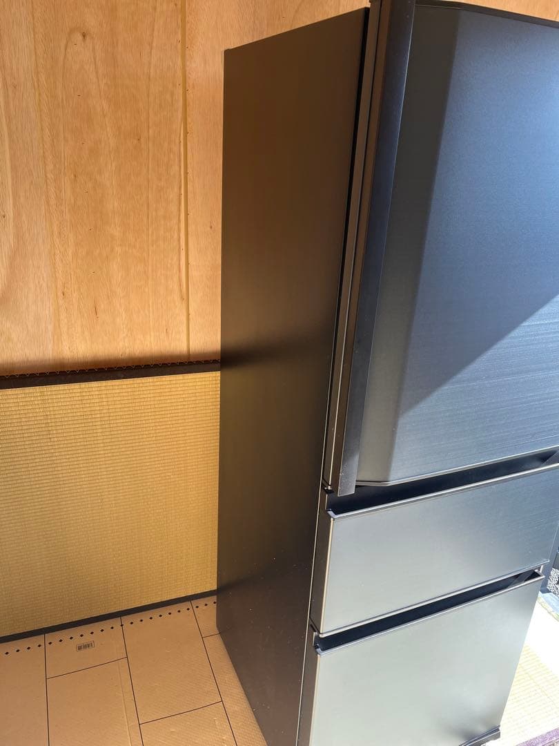 ☆美品☆ 2025年製　TOSHIBA 3ドア冷蔵庫 GR-W33SC(KZ)