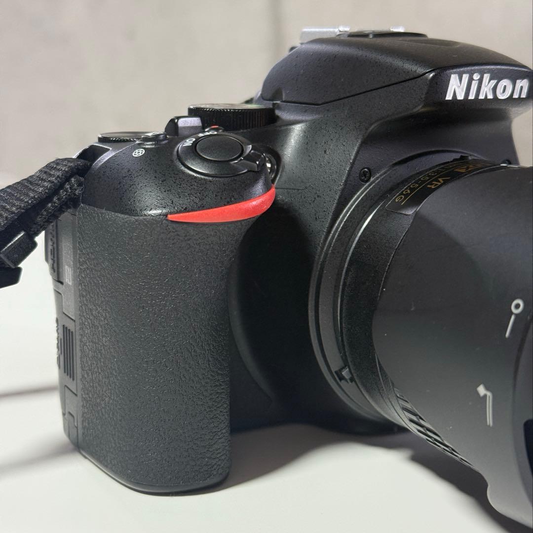 Nikon デジタル一眼レフカメラ D5600 ダブルズームキット バッグ付き