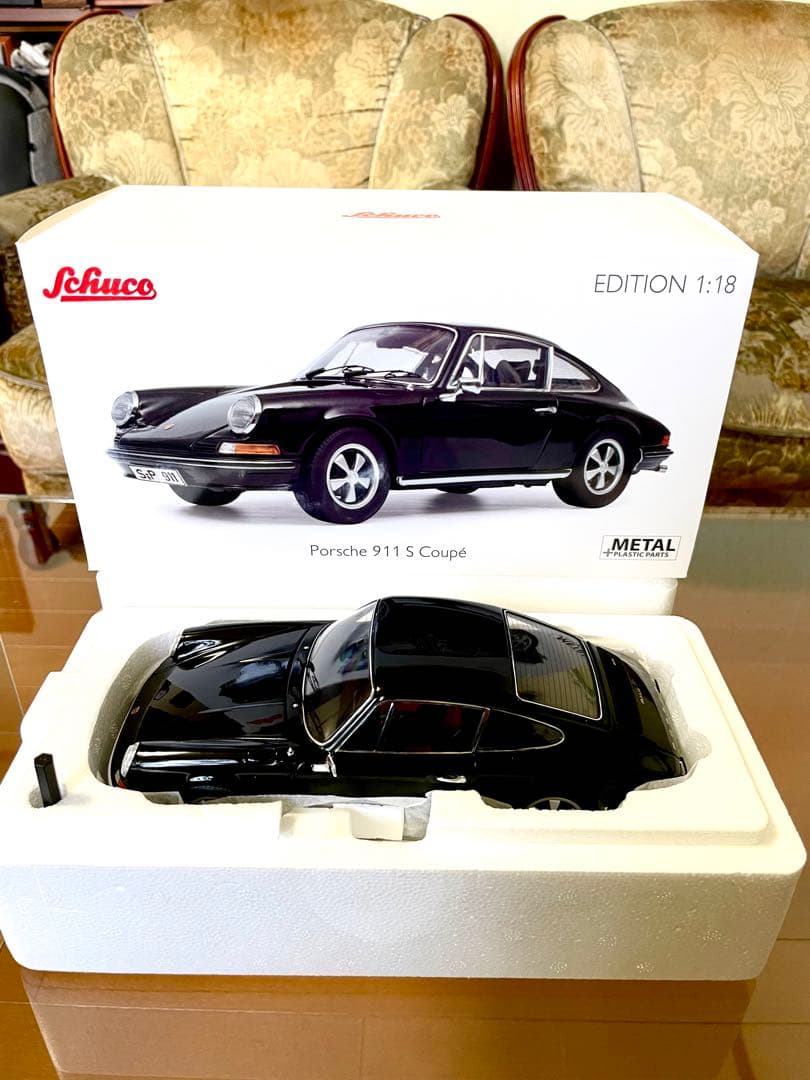 価格変更 1/18 シュコー ポルシェ911S クーペ1973ブラック 未展示品