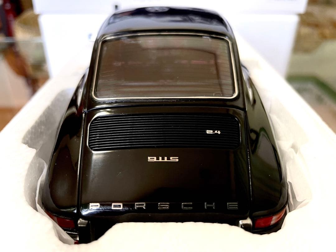 価格変更 1/18 シュコー ポルシェ911S クーペ1973ブラック 未展示品