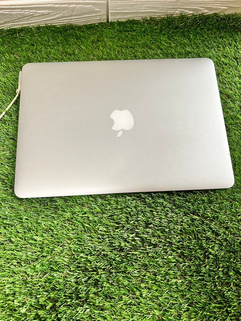 Apple MacBook Air 13インチ core i7