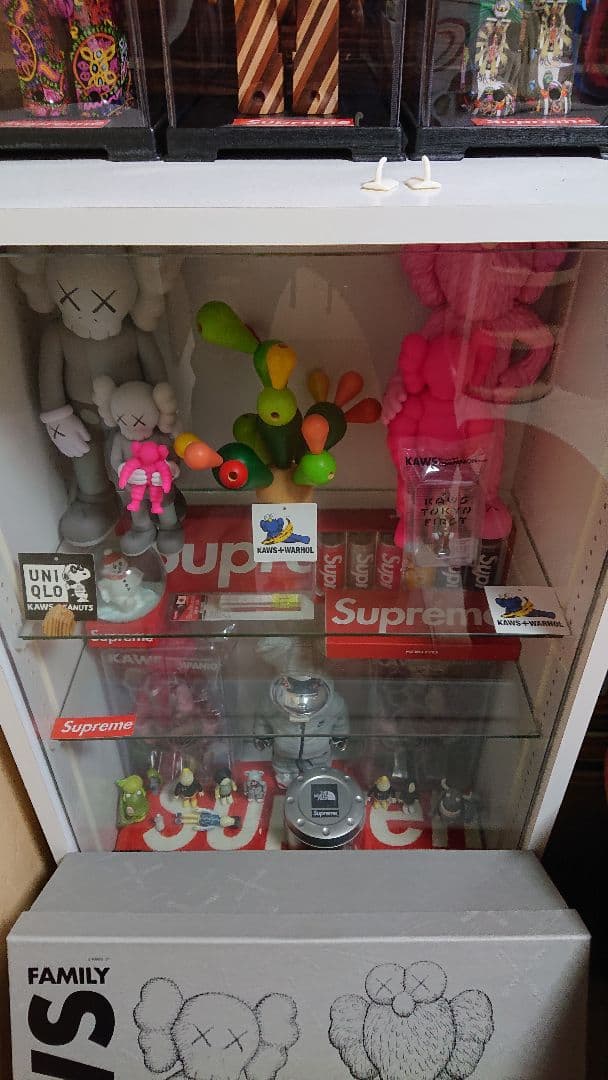 カウズ KAWS FAMILY PINK ファミリー 開封済み 中古品