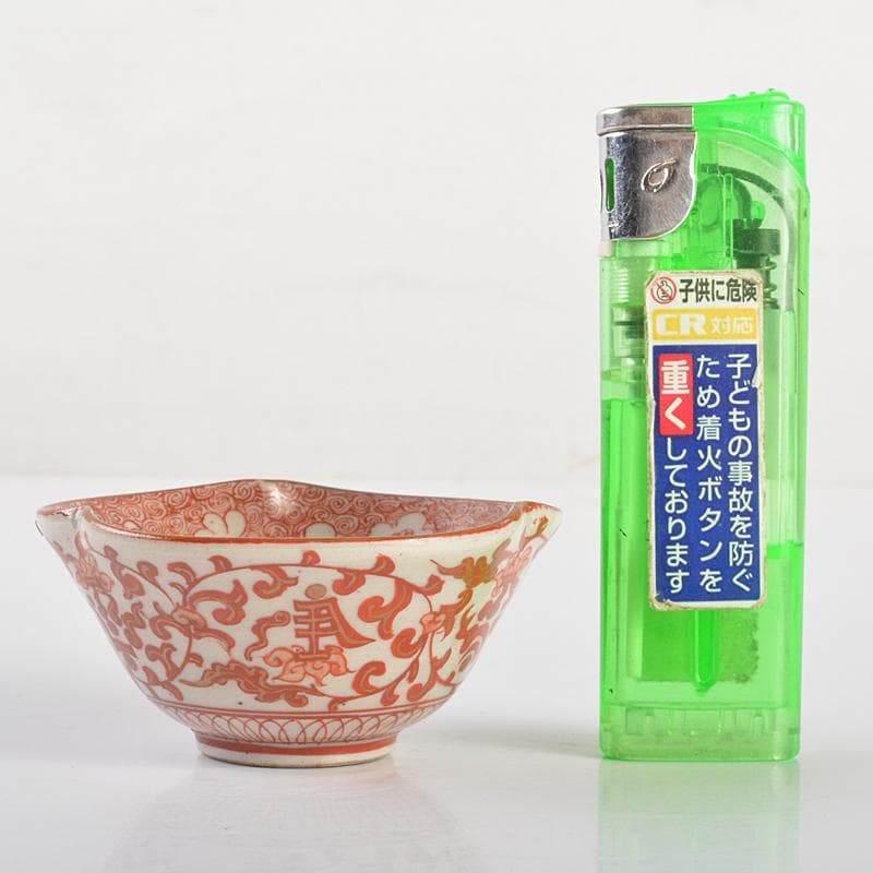 りんぞう　九谷焼　赤絵金彩　花唐草人物文　輪花盃　V　R6623