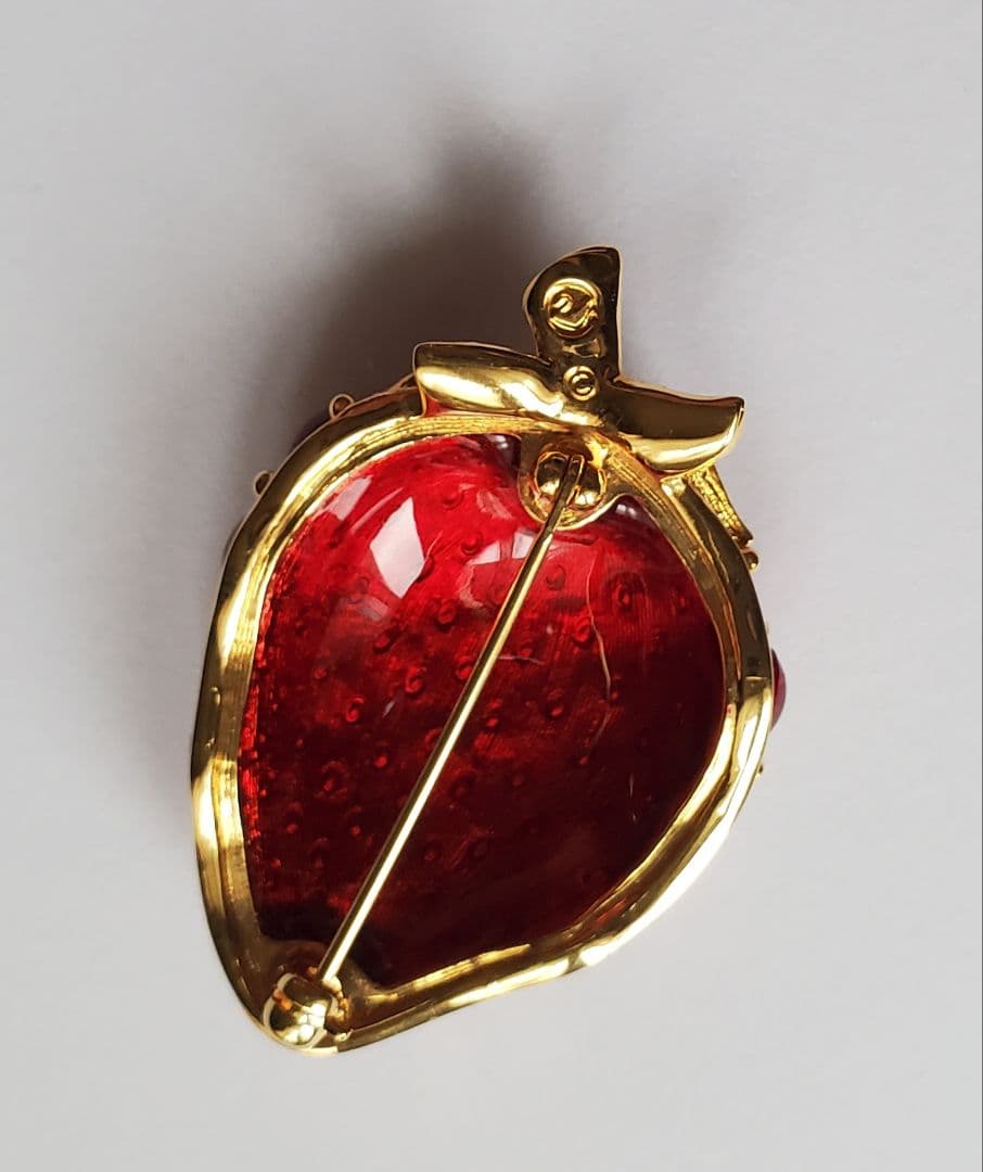 ヴィンテージ　SWAROVSKI　スワロフスキー　イチゴ　ブローチ　ジュエリー