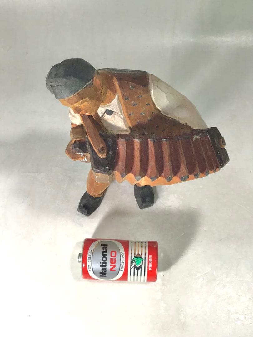 ビンテージ ハンスハグラー アコーディオン奏者 木彫り 人形 スイス 農民美術