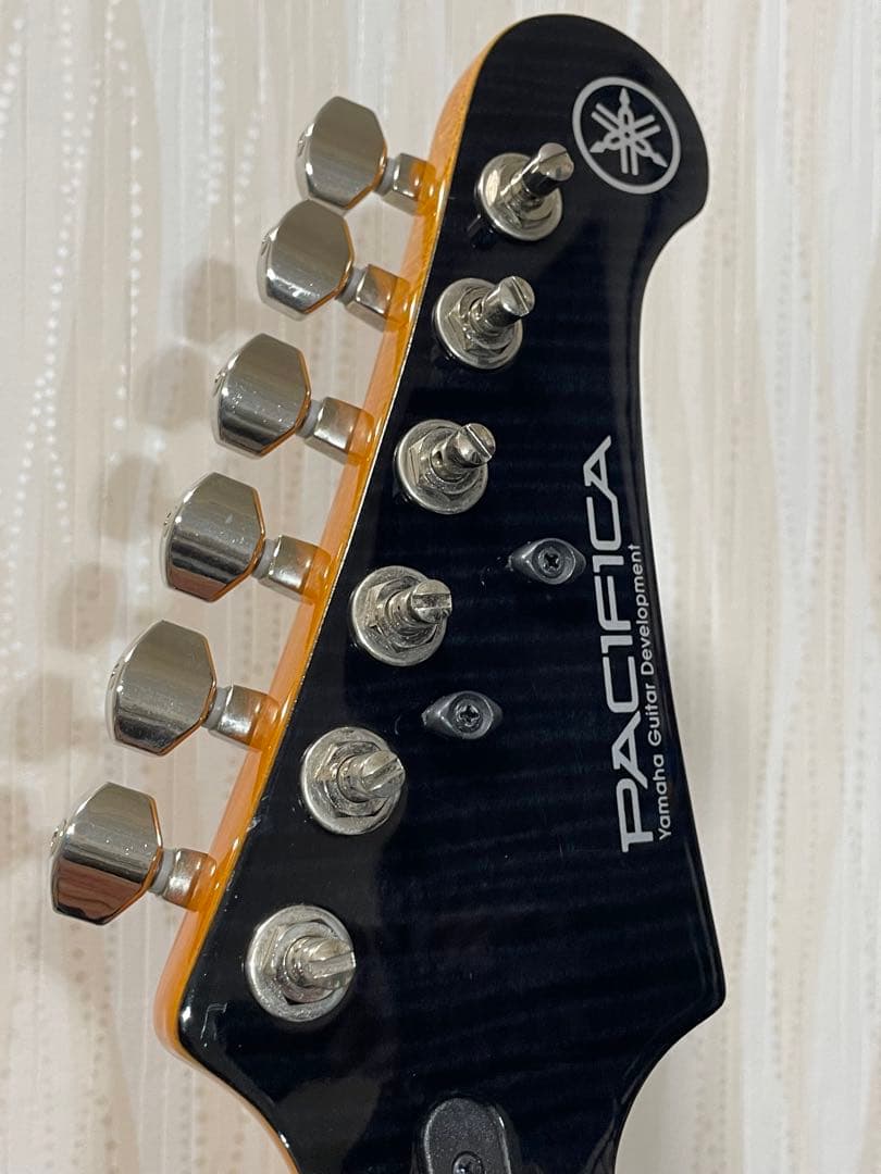 Yamaha PACIFICA 612 ブラック　【ギターケース＋スタンド付き】