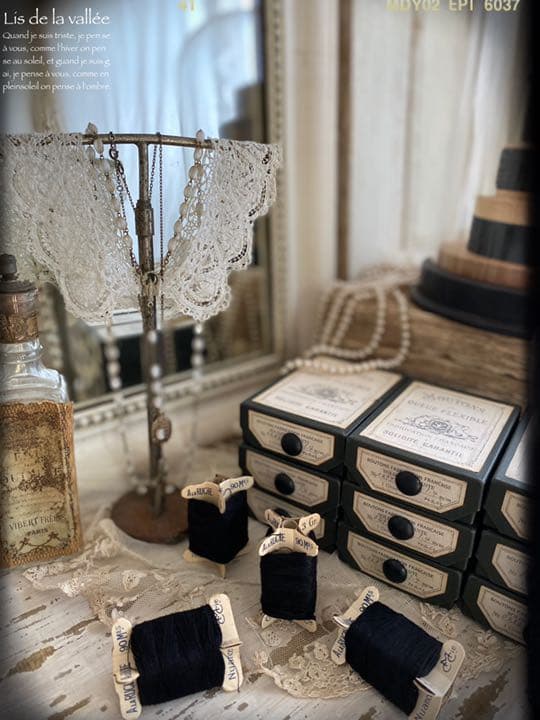 フランスアンティーク　立体糸巻き　noir.。.:⋈*