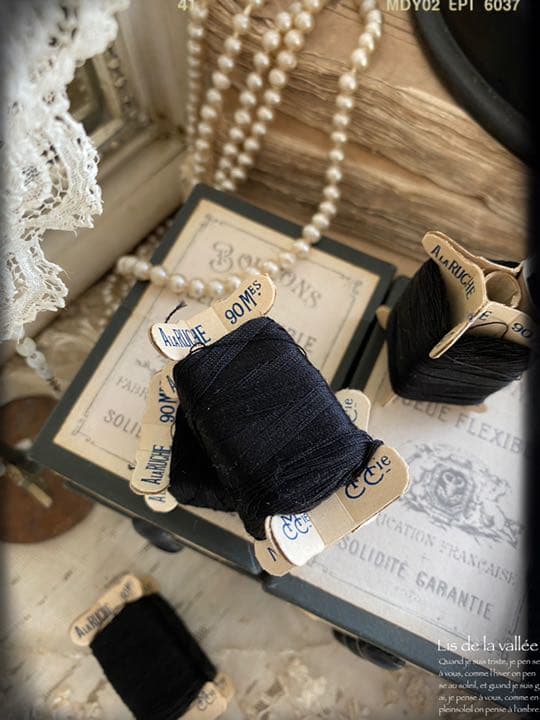 フランスアンティーク　立体糸巻き　noir.。.:⋈*