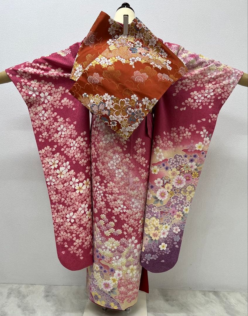 振り袖　フルセット　長襦袢付　ピンク　成人式　金彩加工　刺繍入り　銀通し　704