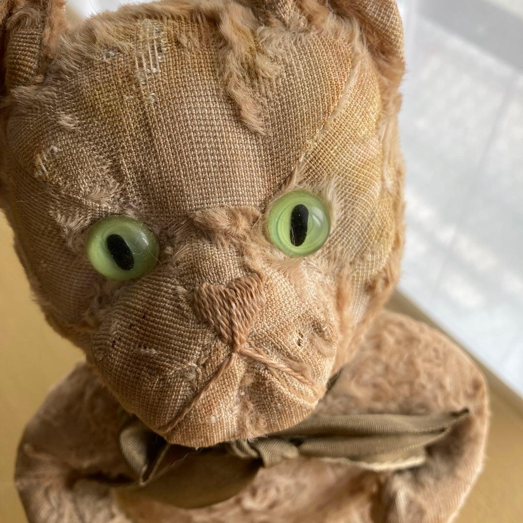 フランス　アンティーク　ベージュの猫のぬいぐるみ