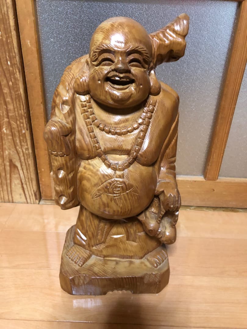布袋尊の木の彫り物